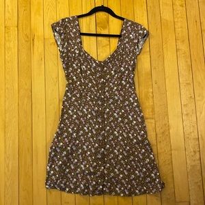Flowery dress from Aéropostale. Size L. Like new.